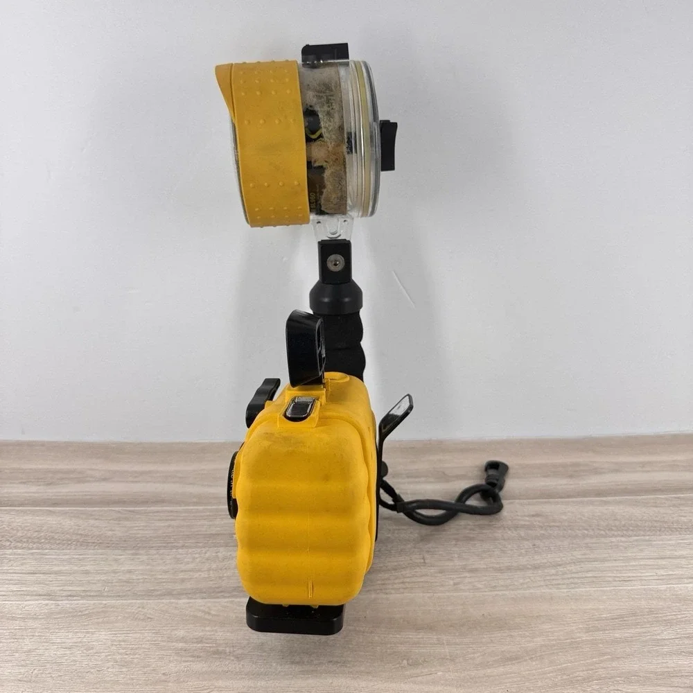 SeaLife ReefMaster‎ RC SL201 35mm Underwater Film Camera Housing Strobe